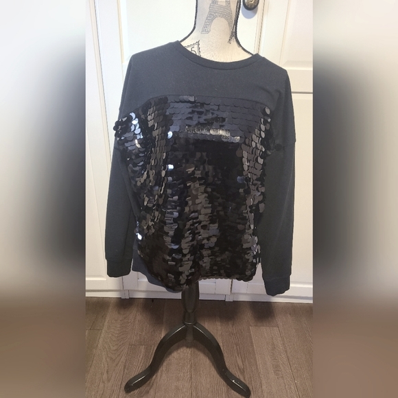 Black Sequined Sweatshirt - Picture 2 of 8